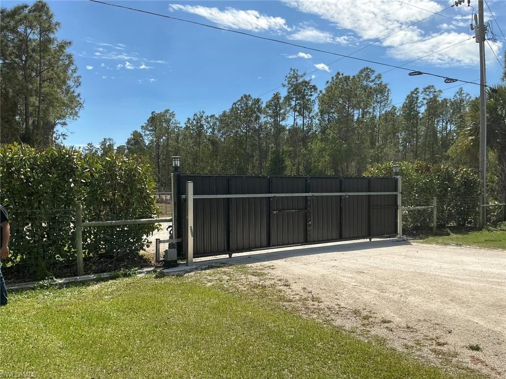 GOLDEN GATE ESTATES - Residential