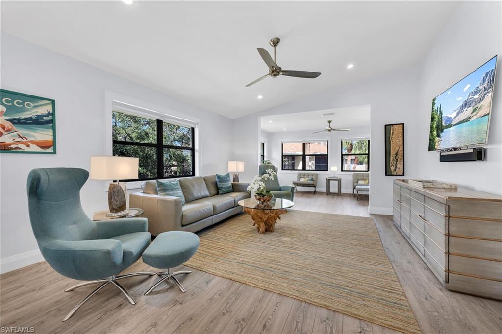 BAYSIDE VILLAS - Residential