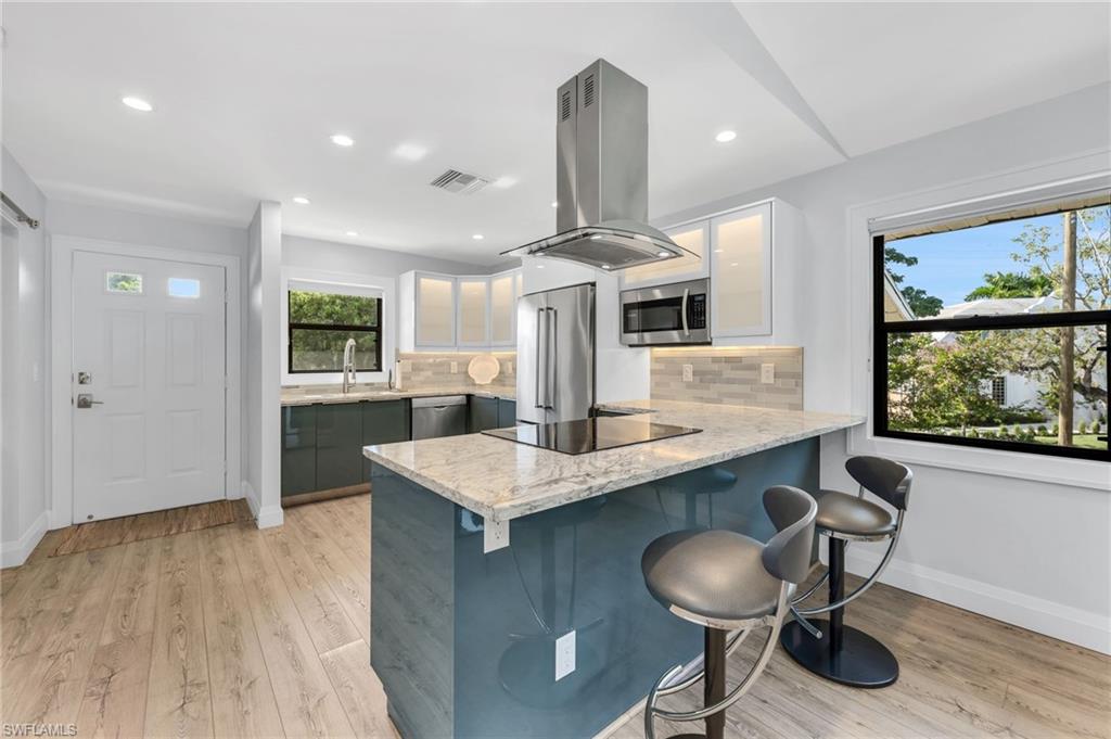 BAYSIDE VILLAS - Residential