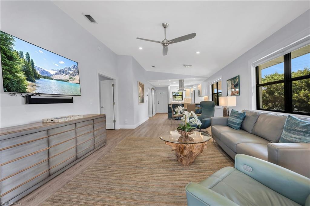 BAYSIDE VILLAS - Residential