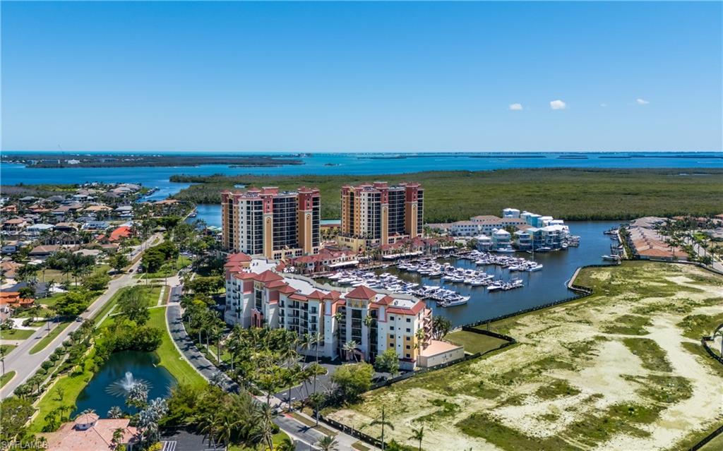 CAPE HARBOUR - Residential