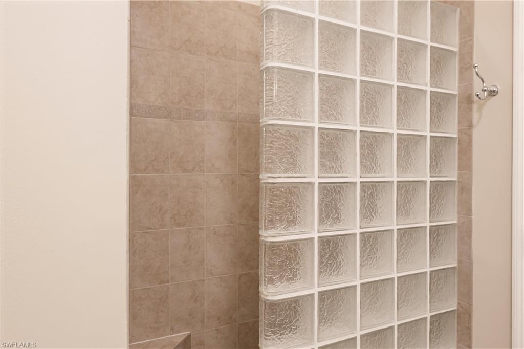 COLONIAL COUNTRY CLUB - Residential