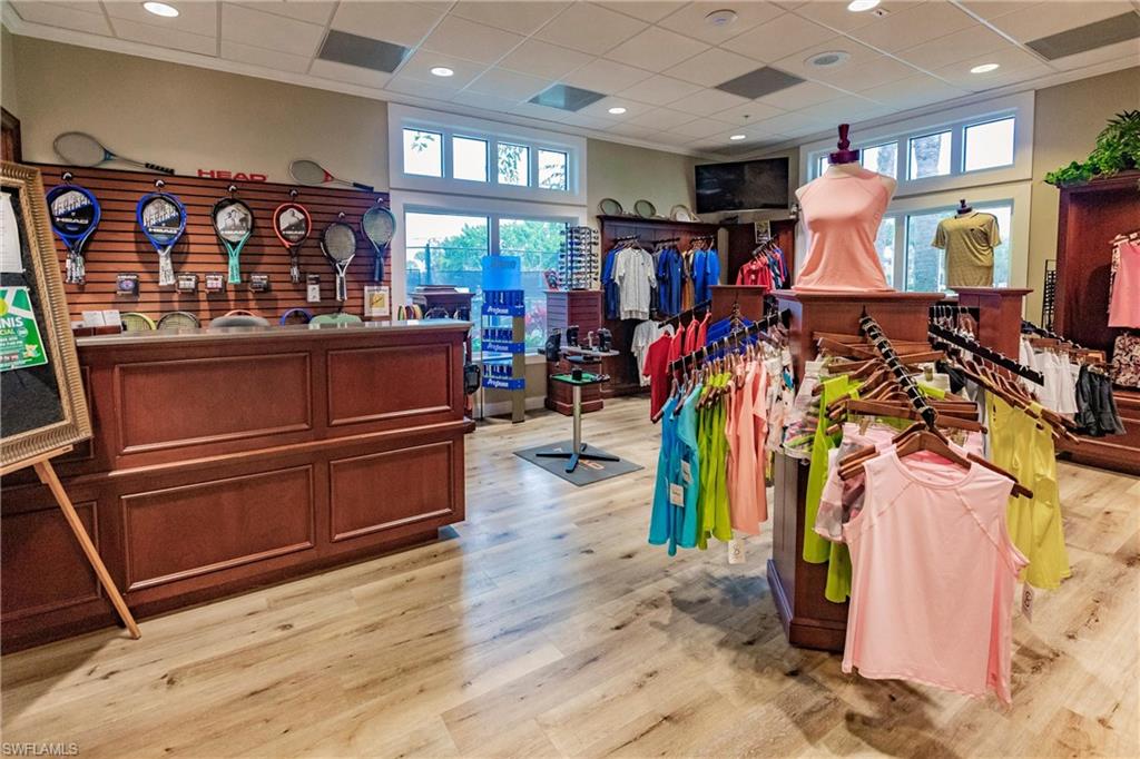 COLONIAL COUNTRY CLUB - Residential