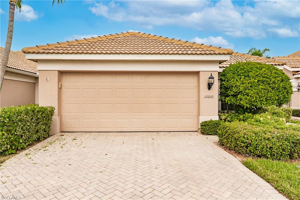 COLONIAL COUNTRY CLUB - Residential