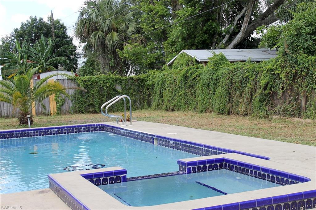 GOLDEN GATE CITY - Residential