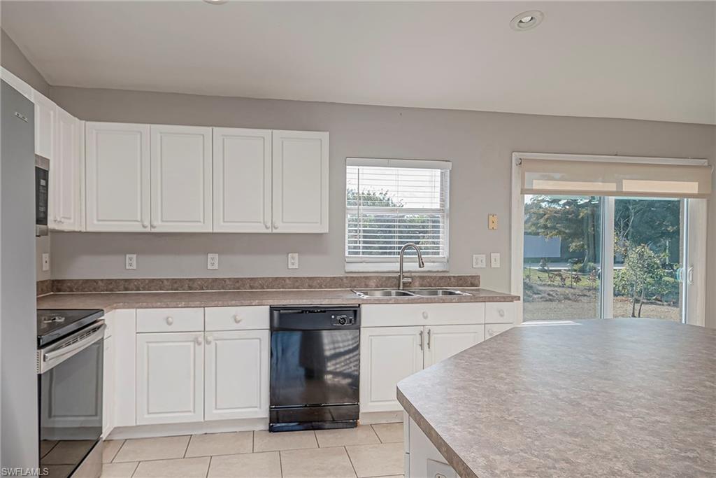 MIRROR LAKES - Residential