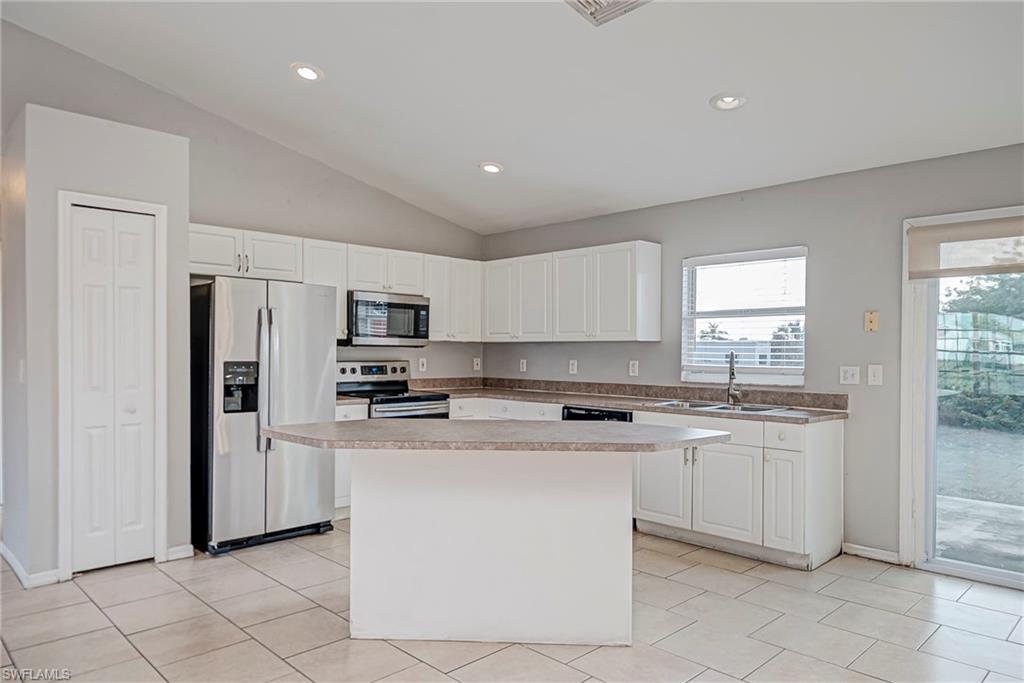 MIRROR LAKES - Residential