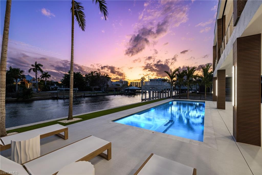 256 Trade Winds AVE
