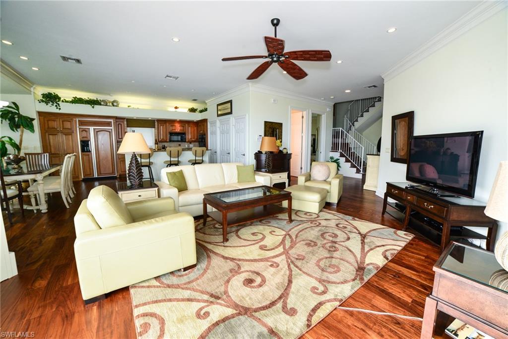 BAREFOOT BEACH - Residential