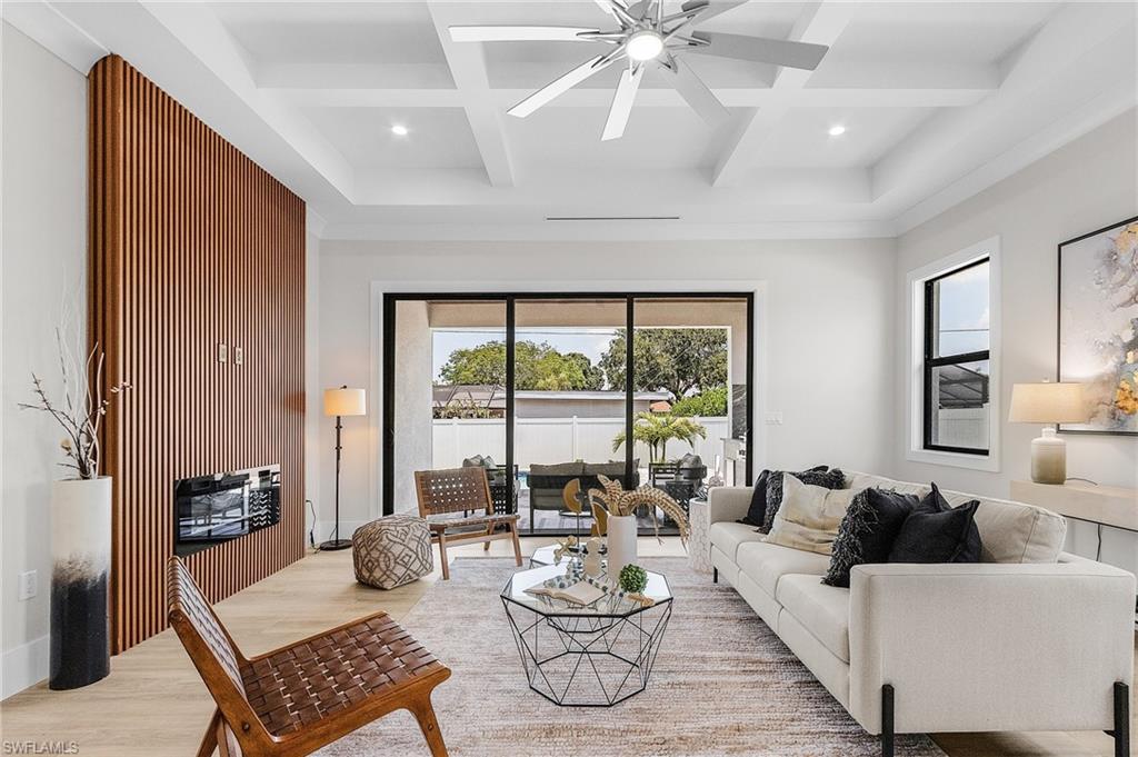 NAPLES PARK - Residential