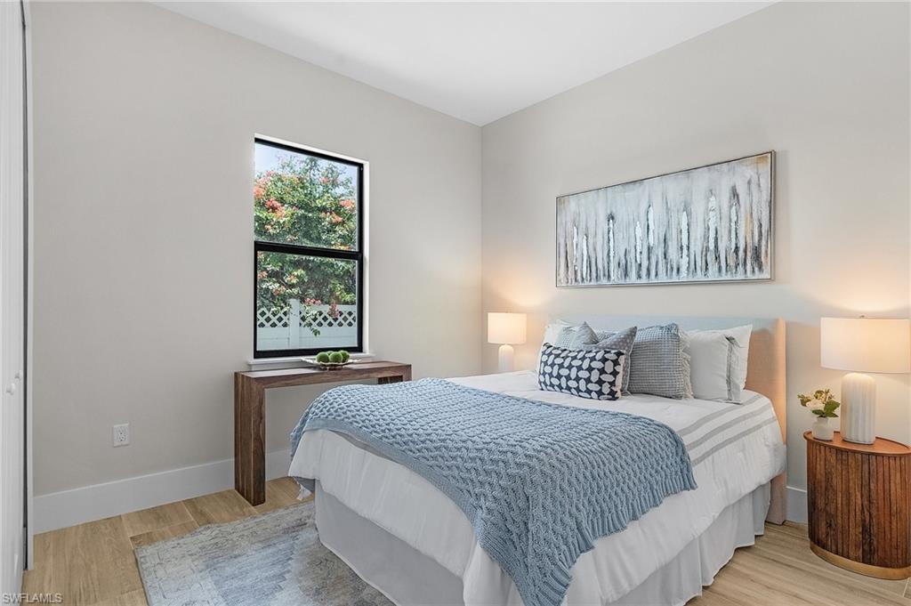 NAPLES PARK - Residential