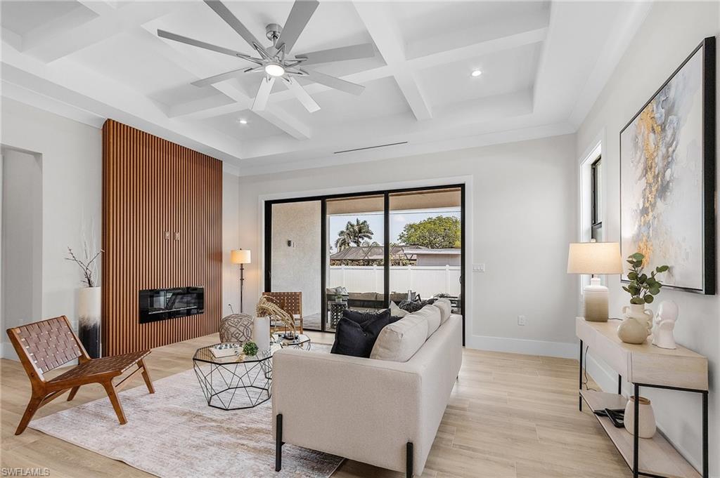 NAPLES PARK - Residential