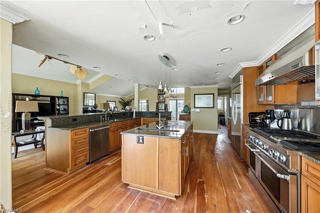 GRAND OLE MAN - Residential