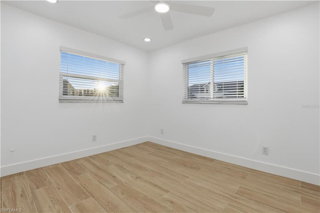 SAN CARLOS PARK - Residential