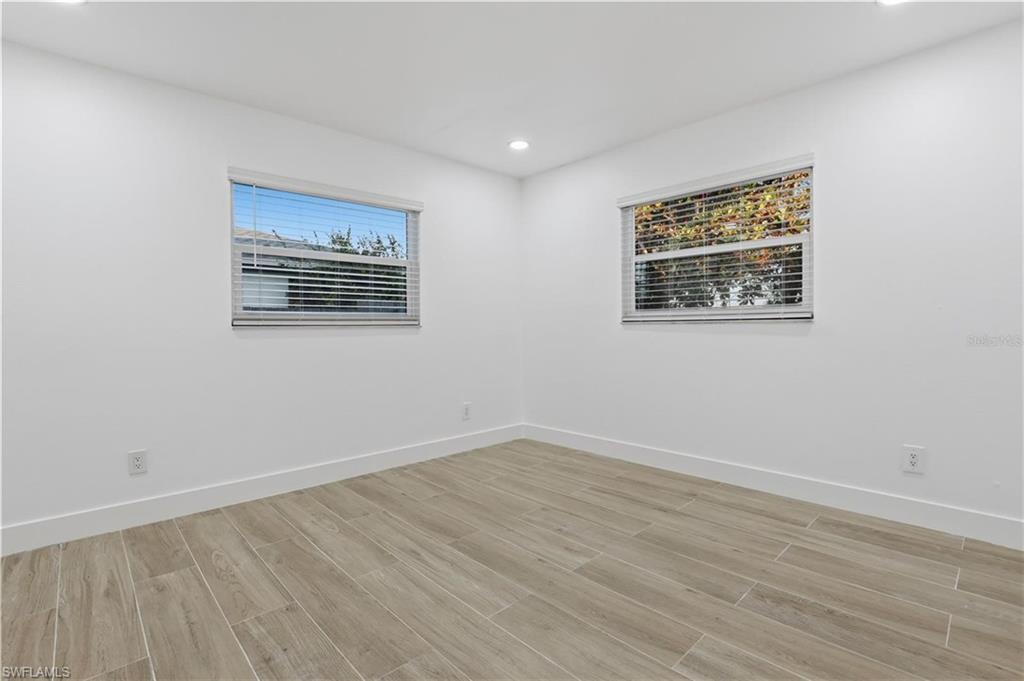 SAN CARLOS PARK - Residential