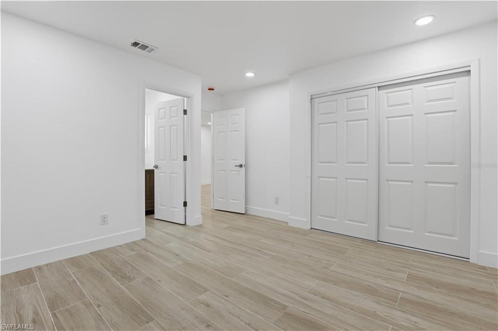 SAN CARLOS PARK - Residential