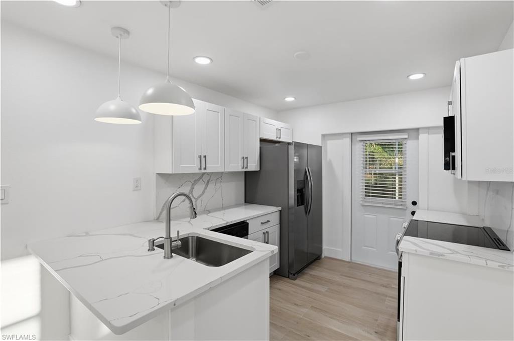 SAN CARLOS PARK - Residential