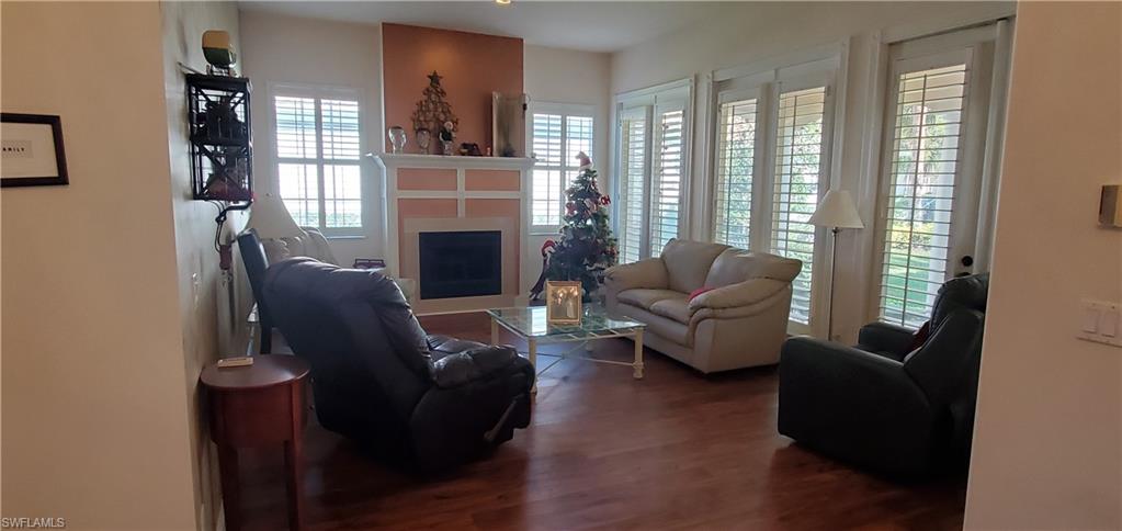 ISLAND WALK - Residential