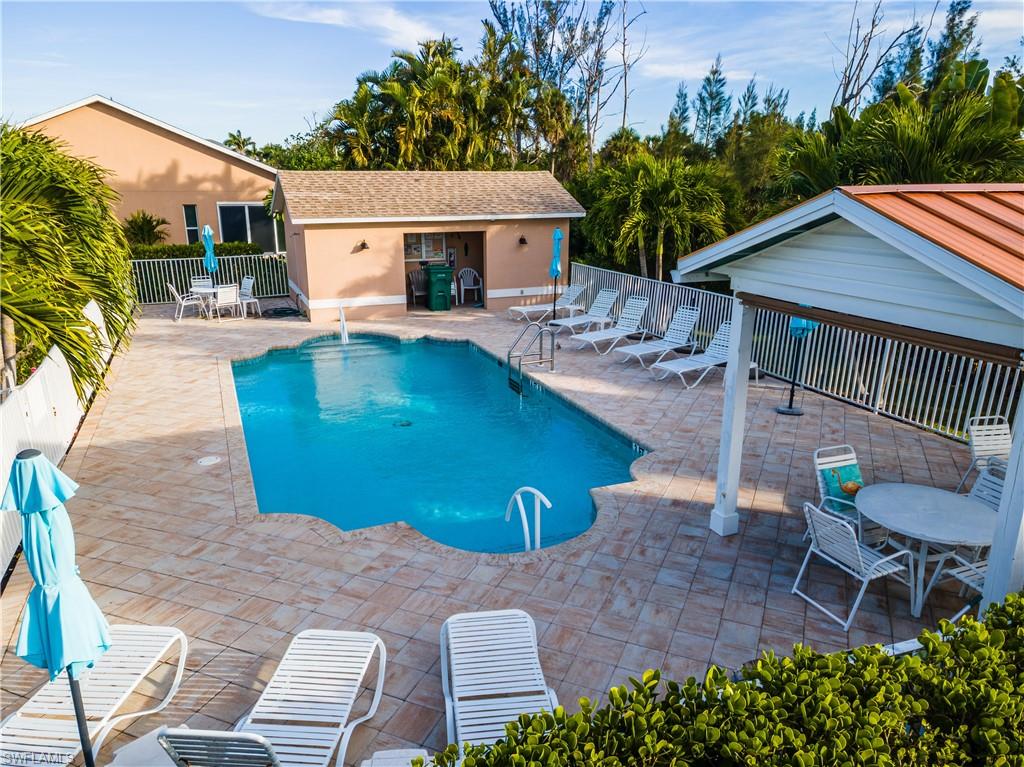 SANIBEL SUNSET VILLAS CONDO - Residential