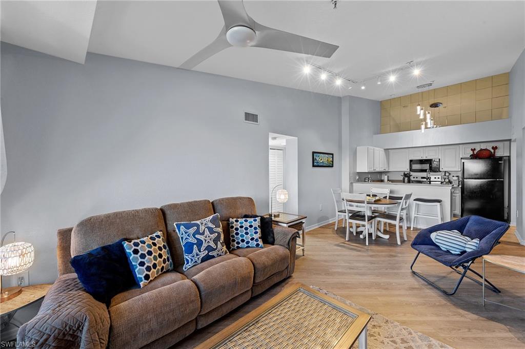 THE RESIDENCE - Residential