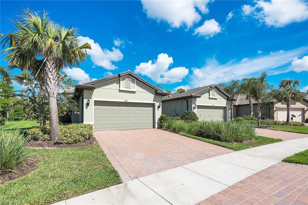 WINDING CYPRESS - Residential