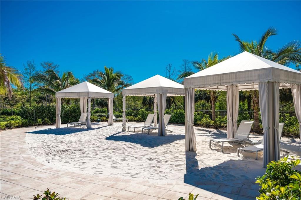 WINDING CYPRESS - Residential