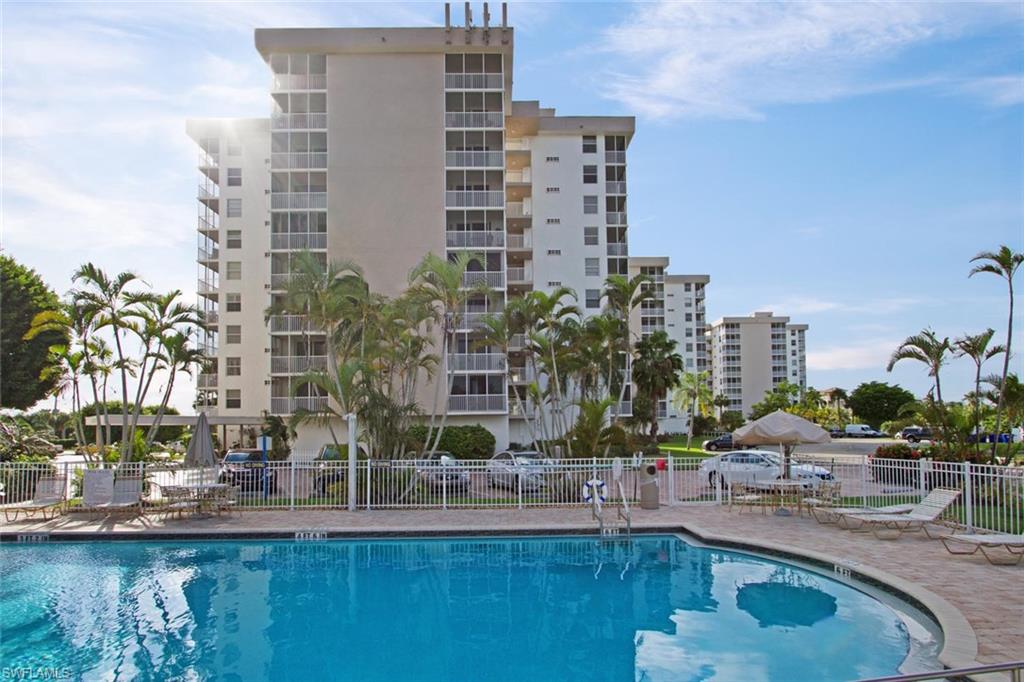 BEACH AND TENNIS CLUB - Residential