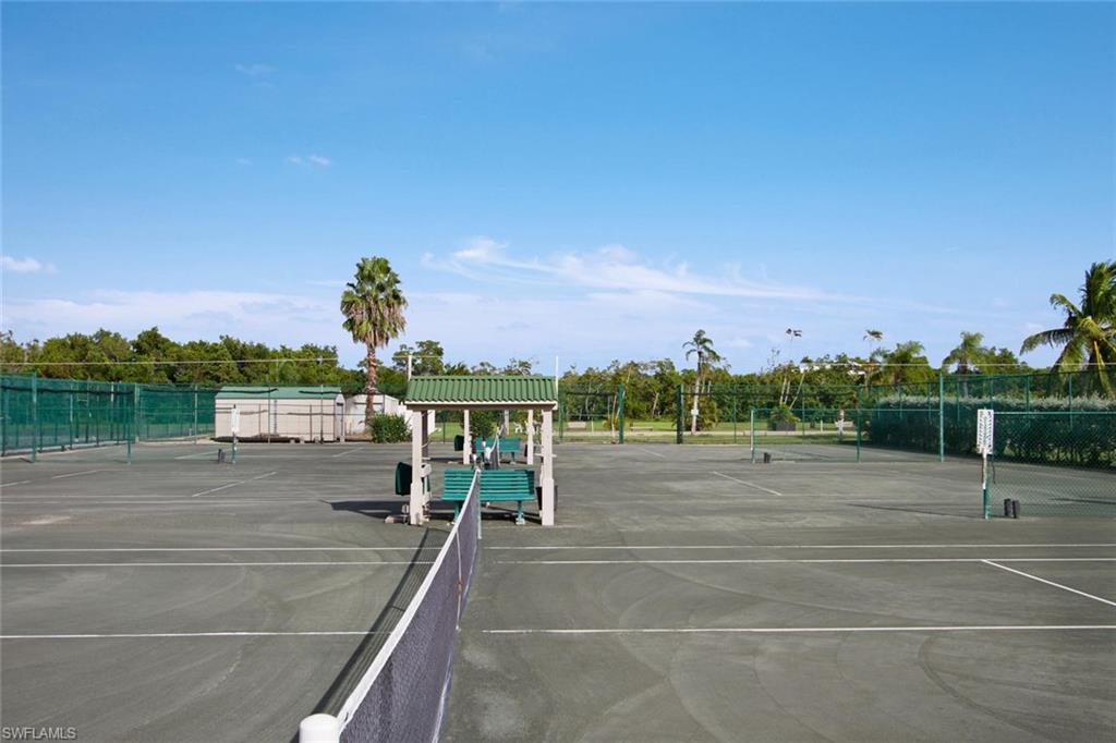 BEACH AND TENNIS CLUB - Residential