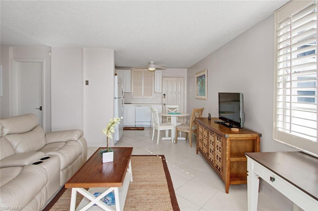 BEACH AND TENNIS CLUB - Residential