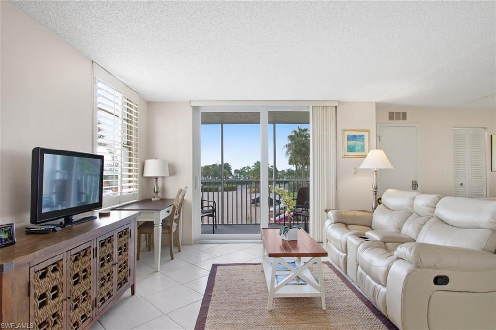 BEACH AND TENNIS CLUB - Residential