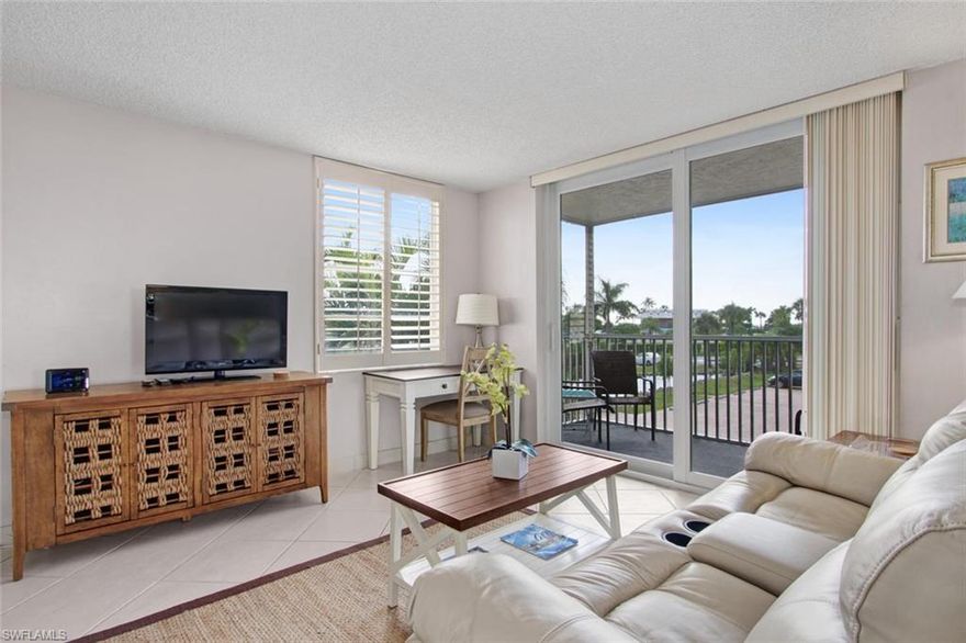 Adorable cottage feel to this charming 1 bedroom, 1 bathroom Condo! Light, bright, and open floor plan with relaxing western facing lanai to enjoy the weather and beach views of the Gulf of Mexico! Incredible location with beach access right across the street, beach and sunset views! Wonderful amenities include: 2 pools, 10 Har Tru Tennis Courts, on site management and on site rental office with 3 day minimum rental! The perfect winter escape!