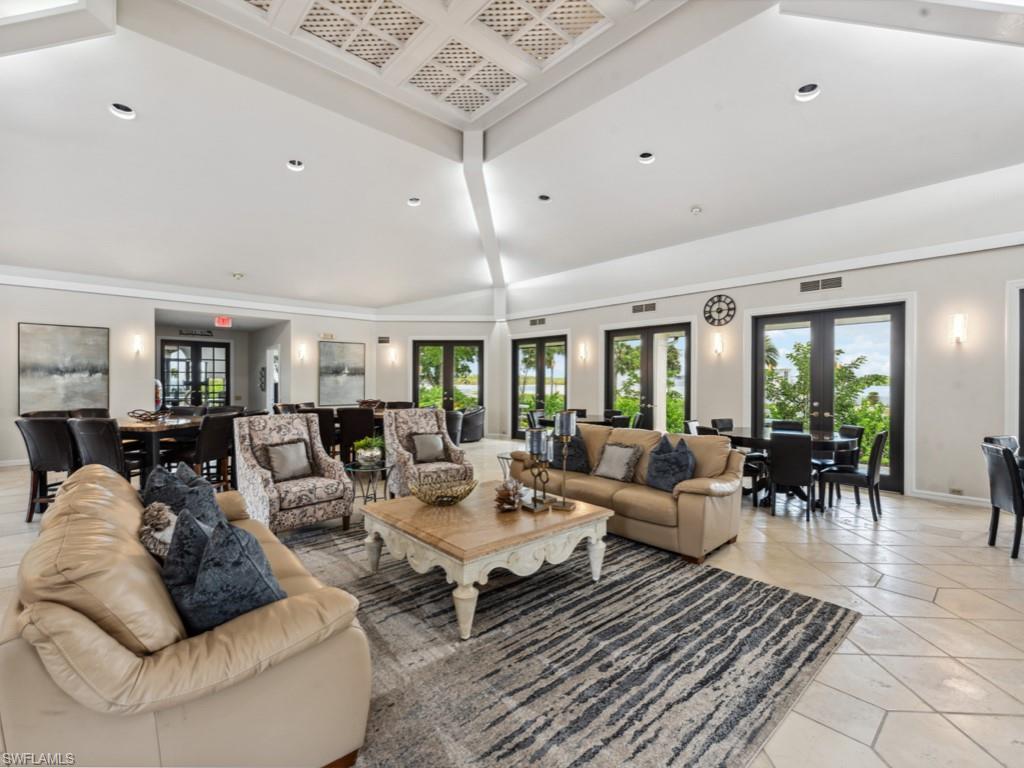 LA PENINSULA - Residential