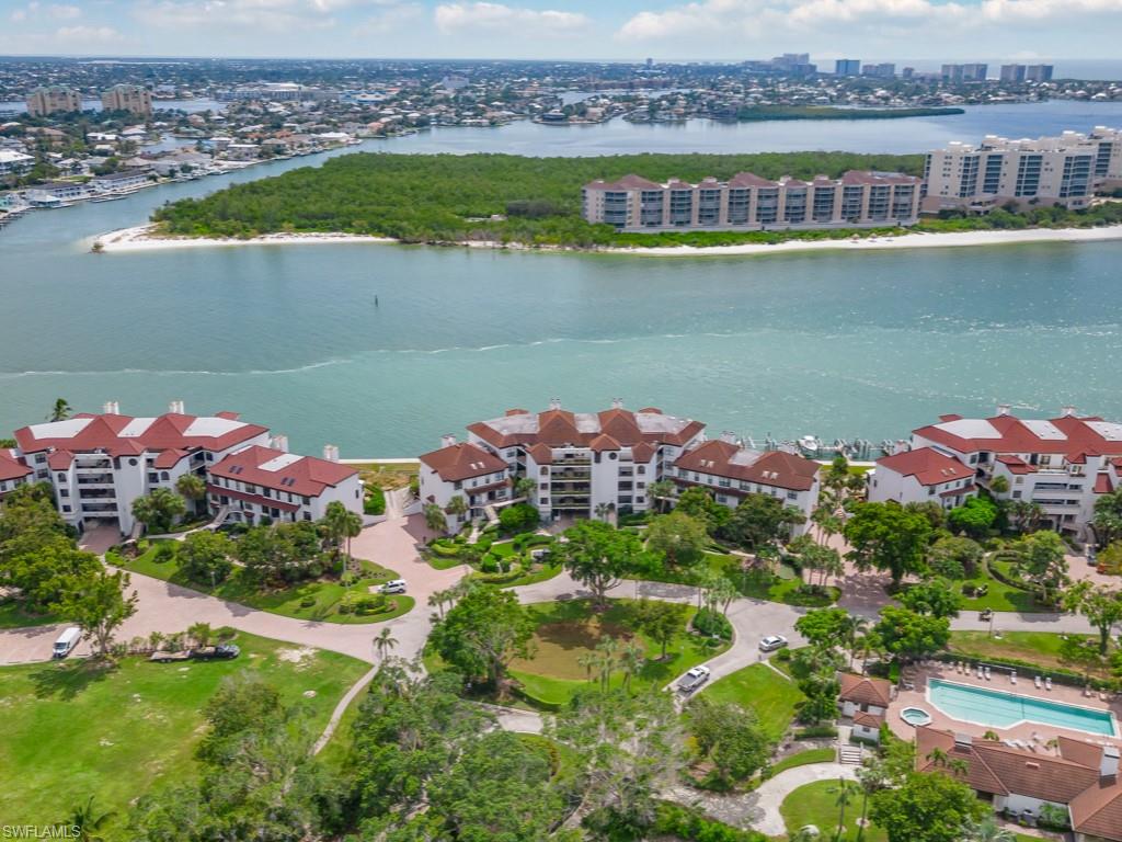 LA PENINSULA - Residential