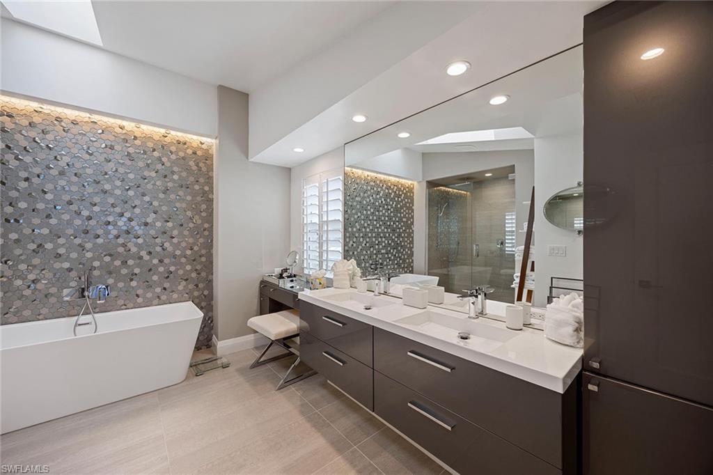 BONITA BEACH - Residential