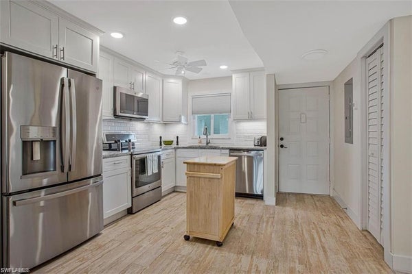 4298 27TH CT SW APT 101, NAPLES, FL 34116 - Image b197bd549d7d0da9e76c18d1c7bb55c4/2001191568