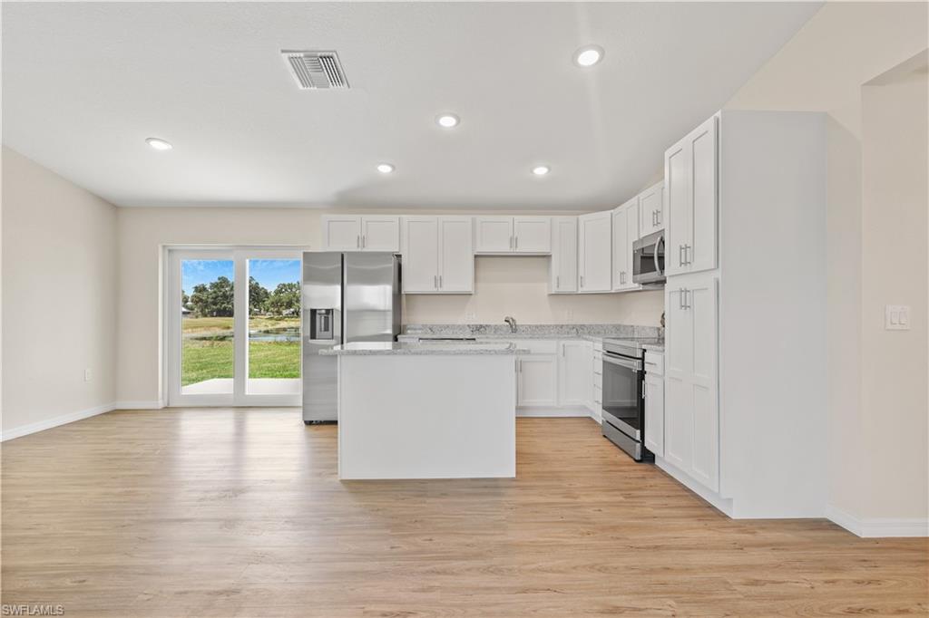 LAUREL OAKS - Residential