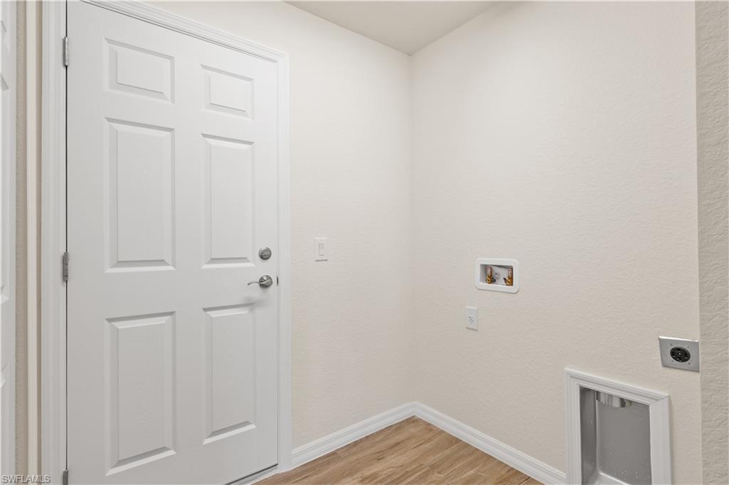 LAUREL OAKS - Residential