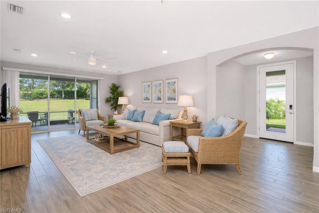 CORAL HARBOR - Residential