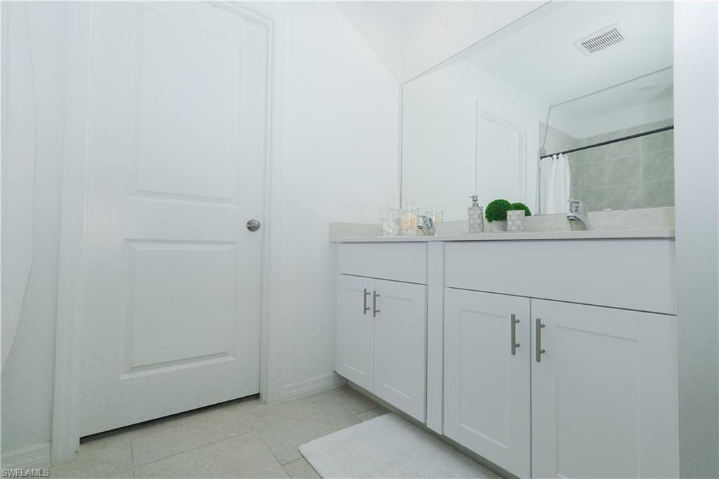 SAVANNA LAKES - Residential Lease