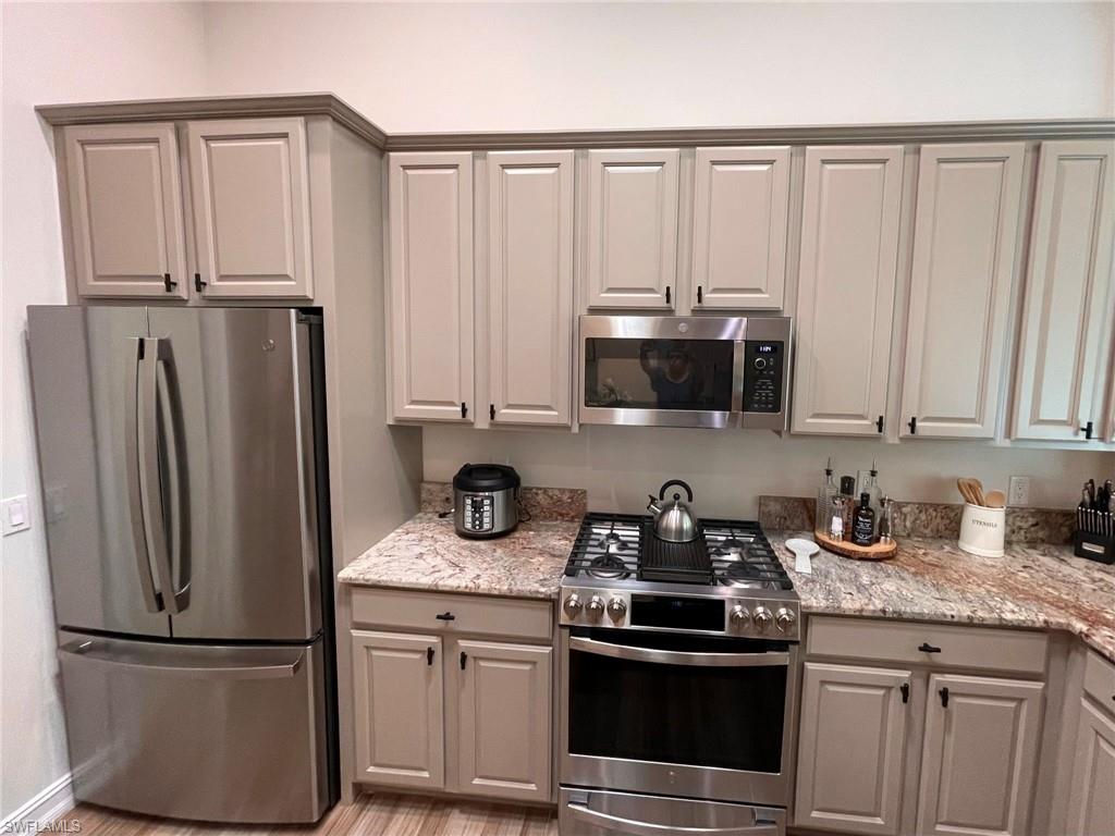 CAYMAN - Residential Lease