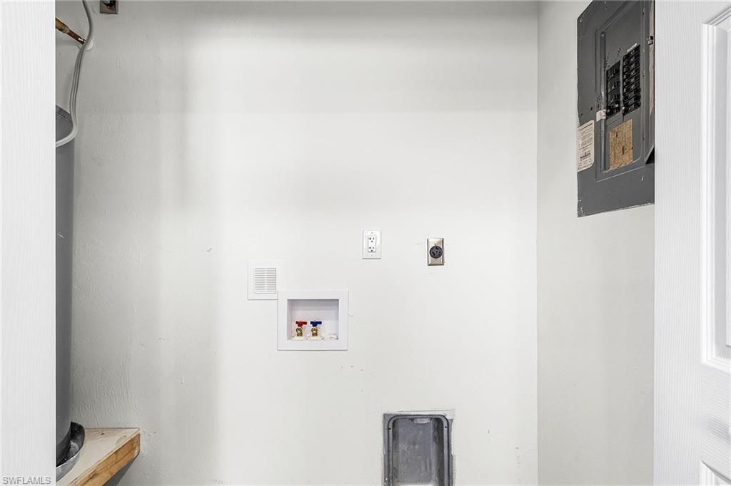 CAPE CORAL - Residential Lease