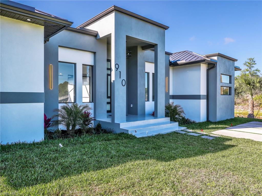 GOLDEN GATE ESTATES - Residential