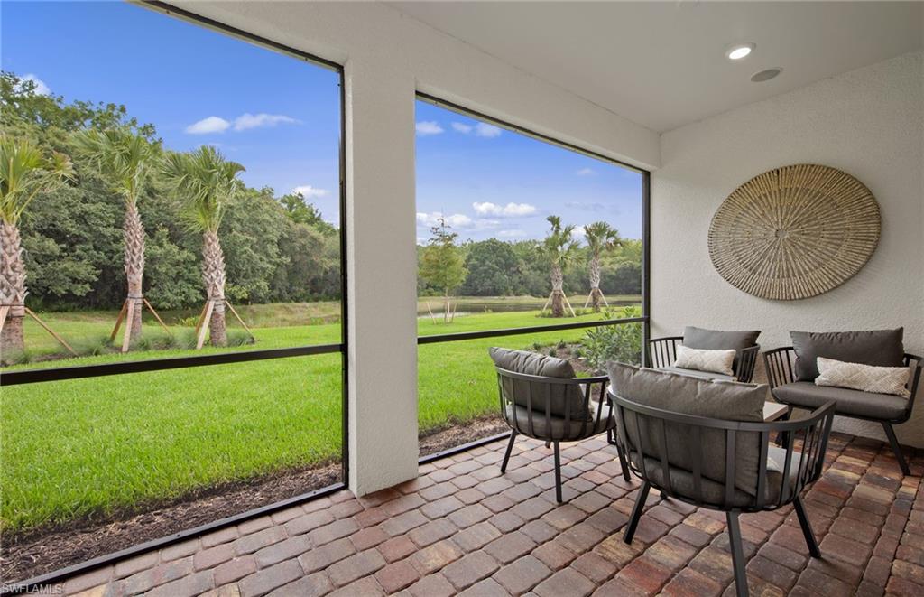 HAMPTON LAKES - Residential