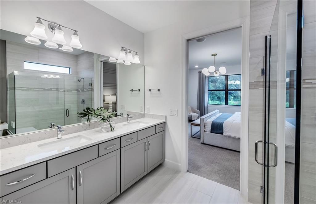 HAMPTON LAKES - Residential