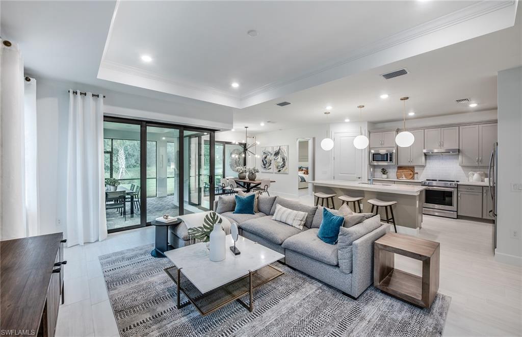 HAMPTON LAKES - Residential