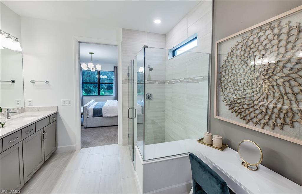 HAMPTON LAKES - Residential