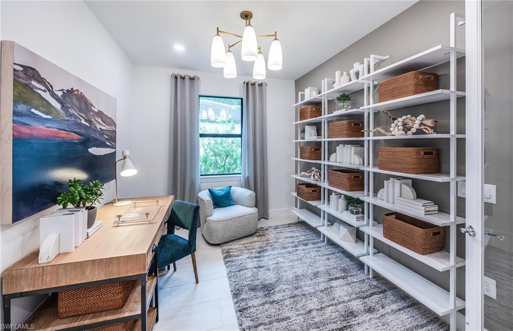 HAMPTON LAKES - Residential