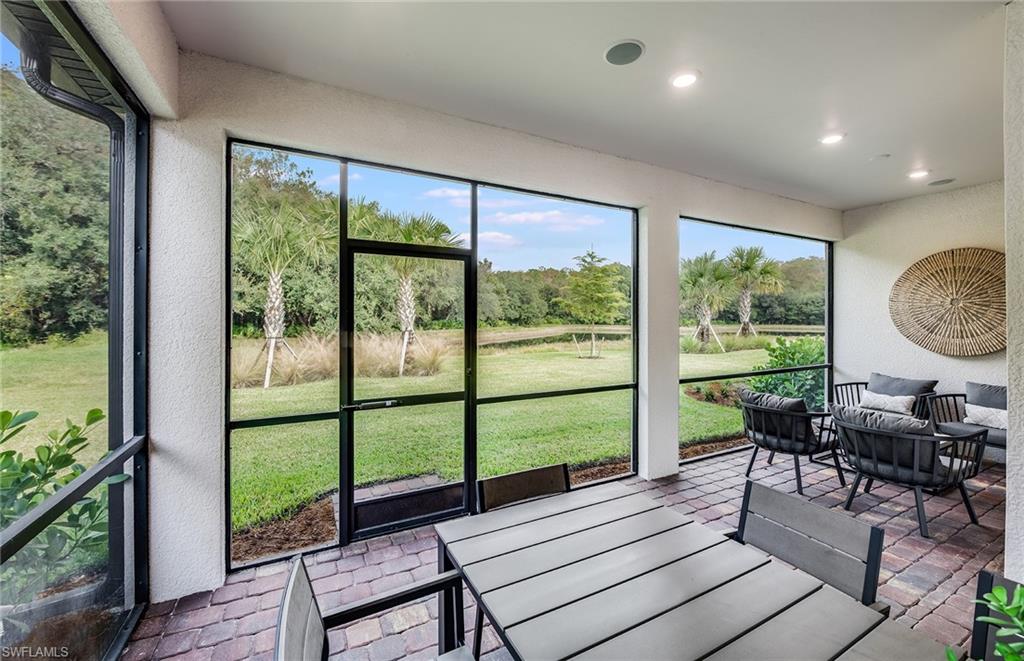 HAMPTON LAKES - Residential