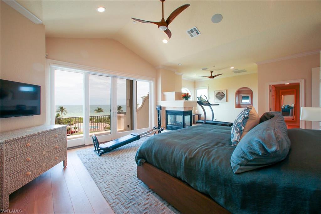 BAREFOOT BEACH - Residential