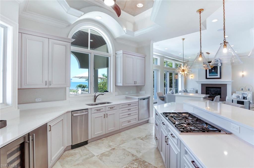 BAREFOOT BEACH - Residential